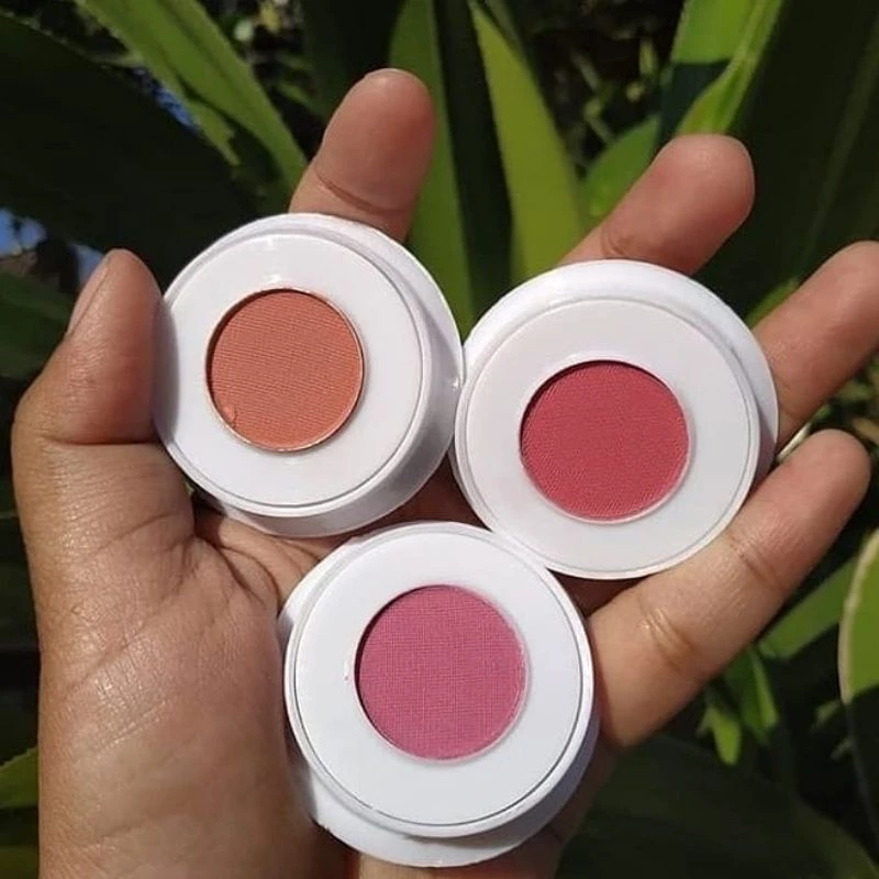 jjongieebooster's tweet photo. in this economy better beli blush murah tapi ga murahan ges. ini warna bagus pigmented juga ga kalah sama make up2 mahall 
https://t.co/RFRkKPD6PM
https://t.co/VYRgt8lTT9 https://t.co/Qspww2fP9I