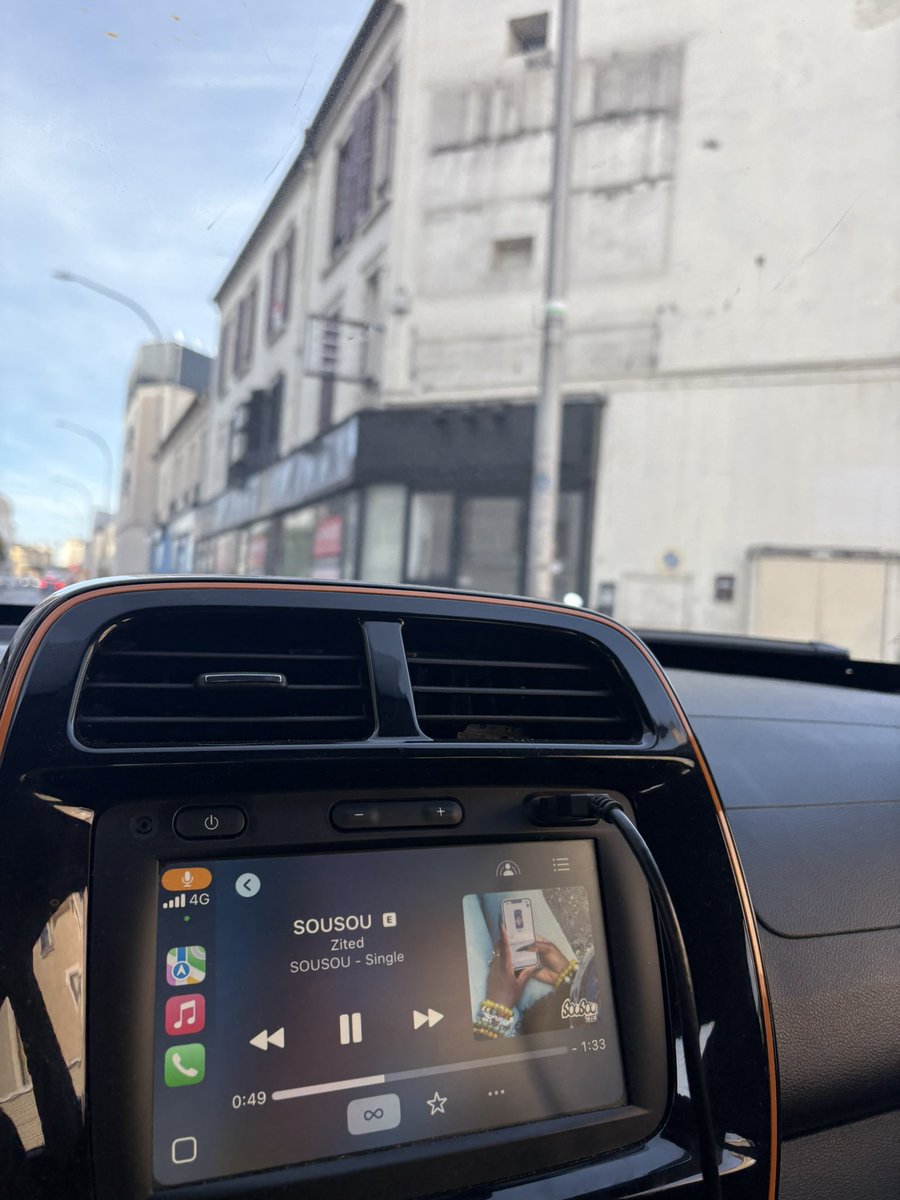 FcZited's tweet photo. Certains commencent leur journée avec un café, d’autres avec une douche… ☀️☕️🚿

Perso c’est avec notre Zitou national à fond dans la caisse 😍🚗 

SOUSOU toujours dispo sur les plateformes 💿💕 https://t.co/1S2Mi0jYOA