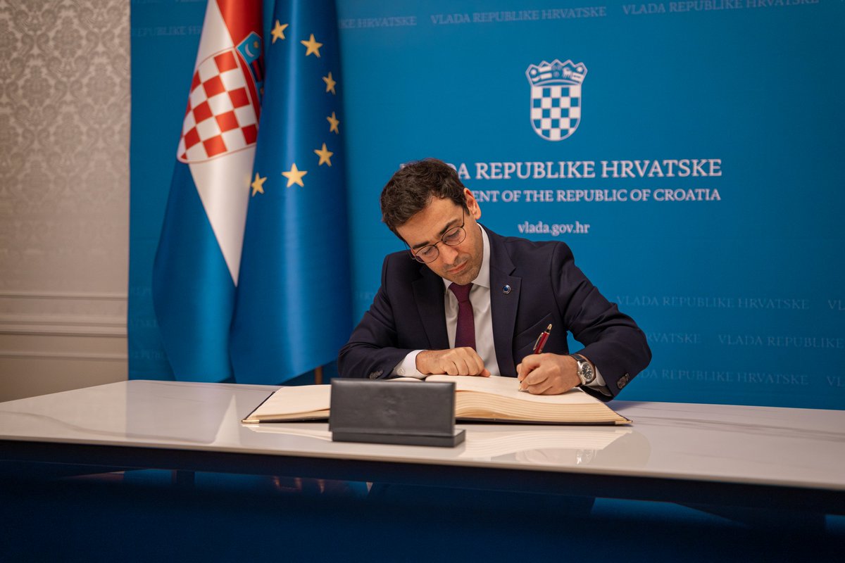 EK_Hrvatska's tweet photo. IPP @EU_Commission za napredak i industrijsku strategiju @steph_sejourne u 🇭🇷: sastanak s #PVRH @VladaRH @AndrejPlenkovic i PP i ministrom @mingo_hr @susnjar_a : Made in Europe: ➕ inovacija i proizvodnje, konkurentnija ⚡, poštena konkurencija i ➖ birokracije za snažniju 🇪🇺🏭. https://t.co/PD2i3rAyFD