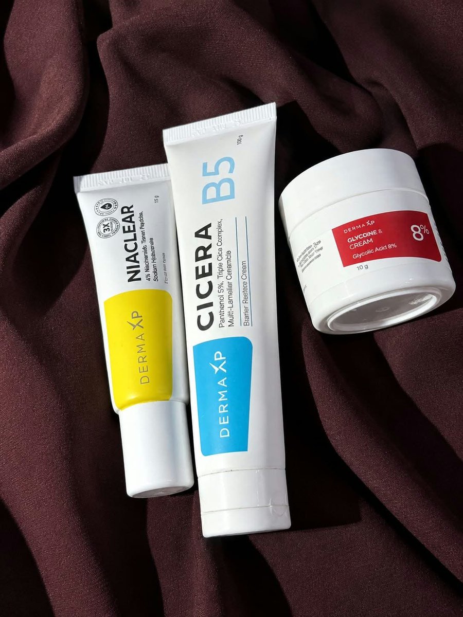 oceaeneyess's tweet photo. Klau udh beli ketiganya tenang, pakeny gini
pagI : Facewash - Niacef - Moist - Sunscreen
Malam : Double cleansing - niaclear - moist

Malam selasa&amp;jum'at : double cleansing - Glycore - niacef - moist. https://t.co/8CBjIVAeyZ