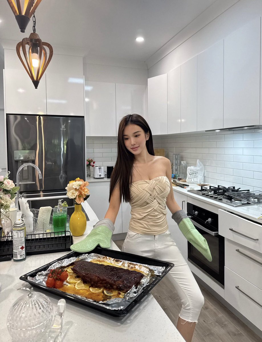 Santoxt6s7's tweet photo. 边吃边做 可以吗 ？ #澳洲滴滴 https://t.co/b1QLaQLoAo