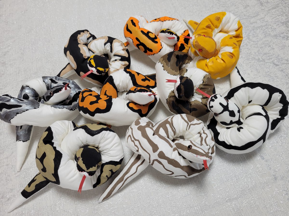 yamayasu25168's tweet photo. ボールパイソンぬい第一弾

Pied多めの
けっこうお肌白いのよ～編

11月のとんぶり市にて販売予定です https://t.co/oMquBc87Yd