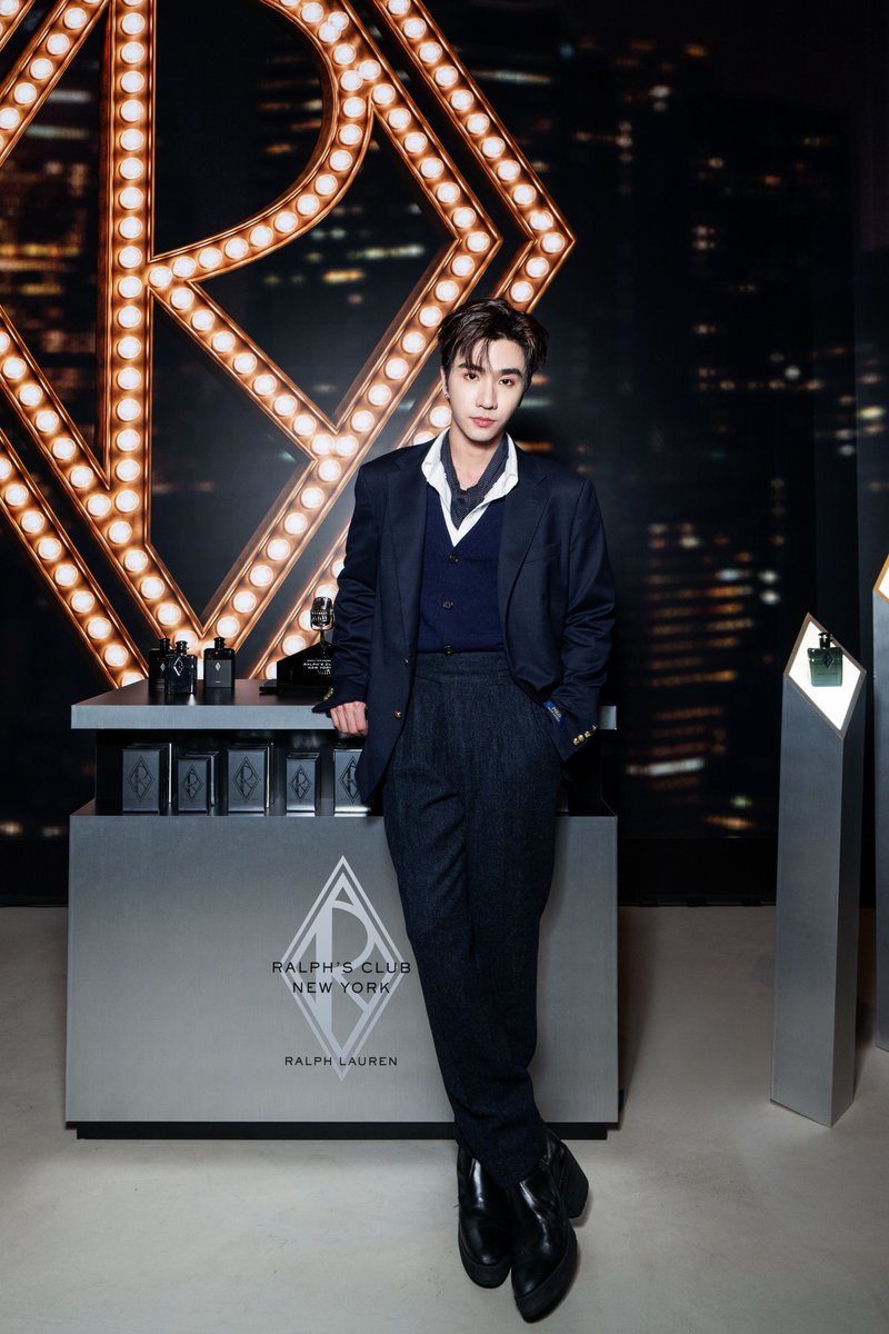 GMMTV's tweet photo. @perthppe @Ppsanta #RalphLaurenFragrances 
#RalphsClubNewYork
#RalphLaurenFragrancesXPerthSanta
#GMMTV https://t.co/DAweuPtbOm