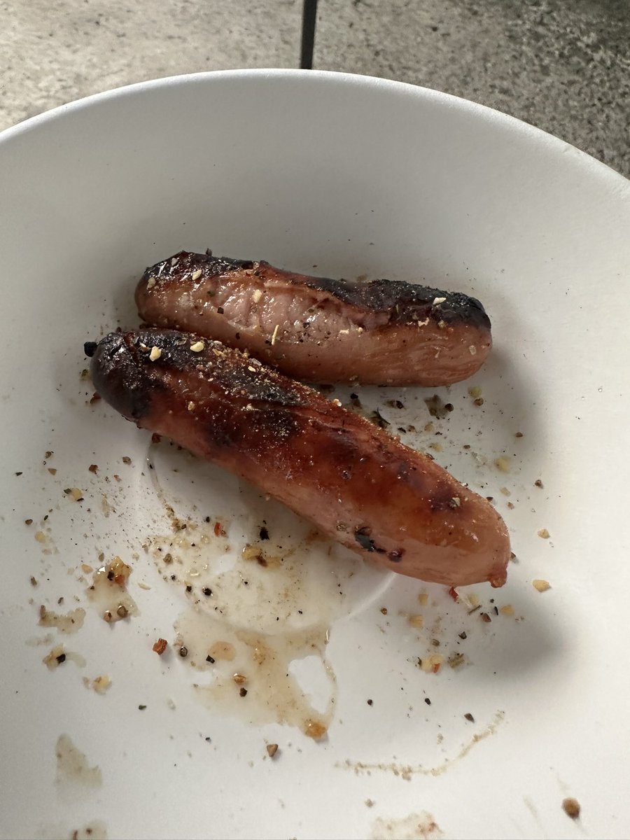 masa01050's tweet photo. 焦げるくらい焼いたシャウエッセンにほりにし
くりまんじゅうのように焼いたしいたけ
全摘出サザエ
幸せ https://t.co/zLLog5U684