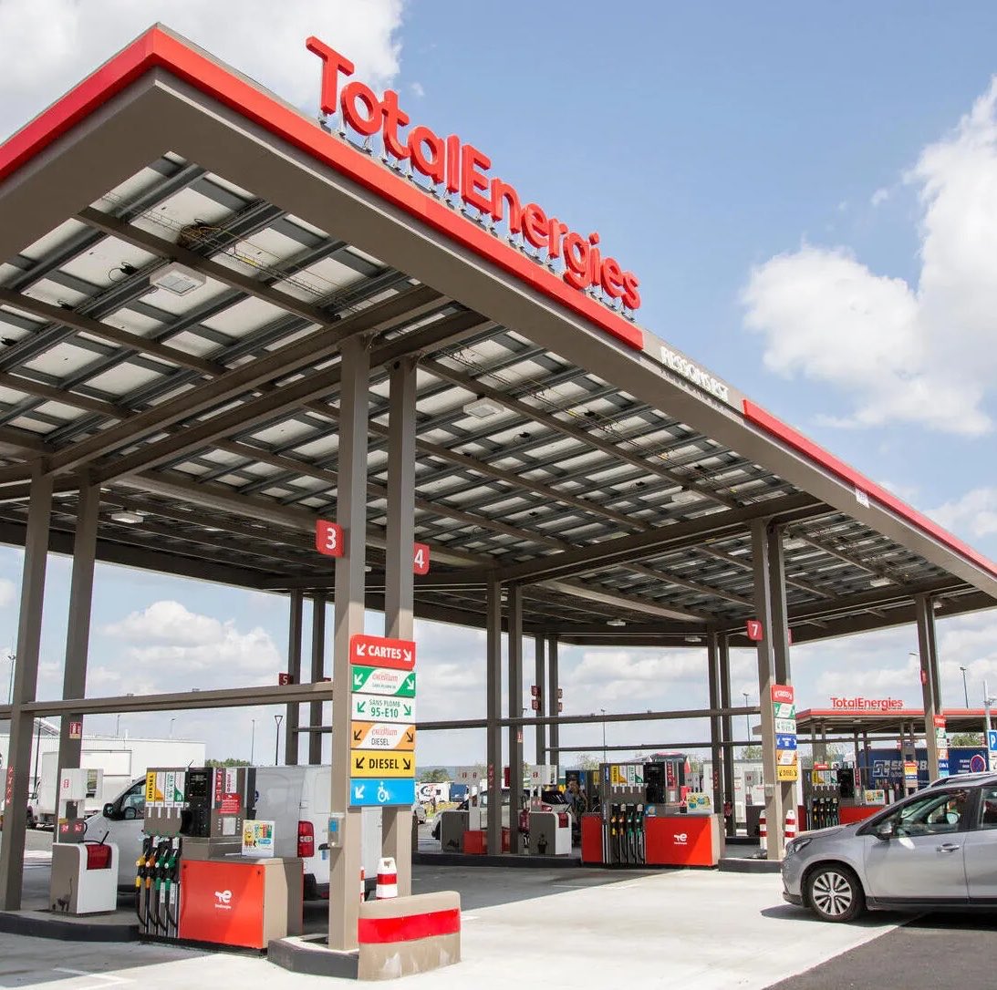 Kulturlesite_'s tweet photo. 🚨 PRÈS DE 3 € LE LITRE

Le litre de CARBURANT a atteint 2,99 € à STRASBOURG, un niveau jamais vu en FRANCE !! https://t.co/dAqLva0mdm