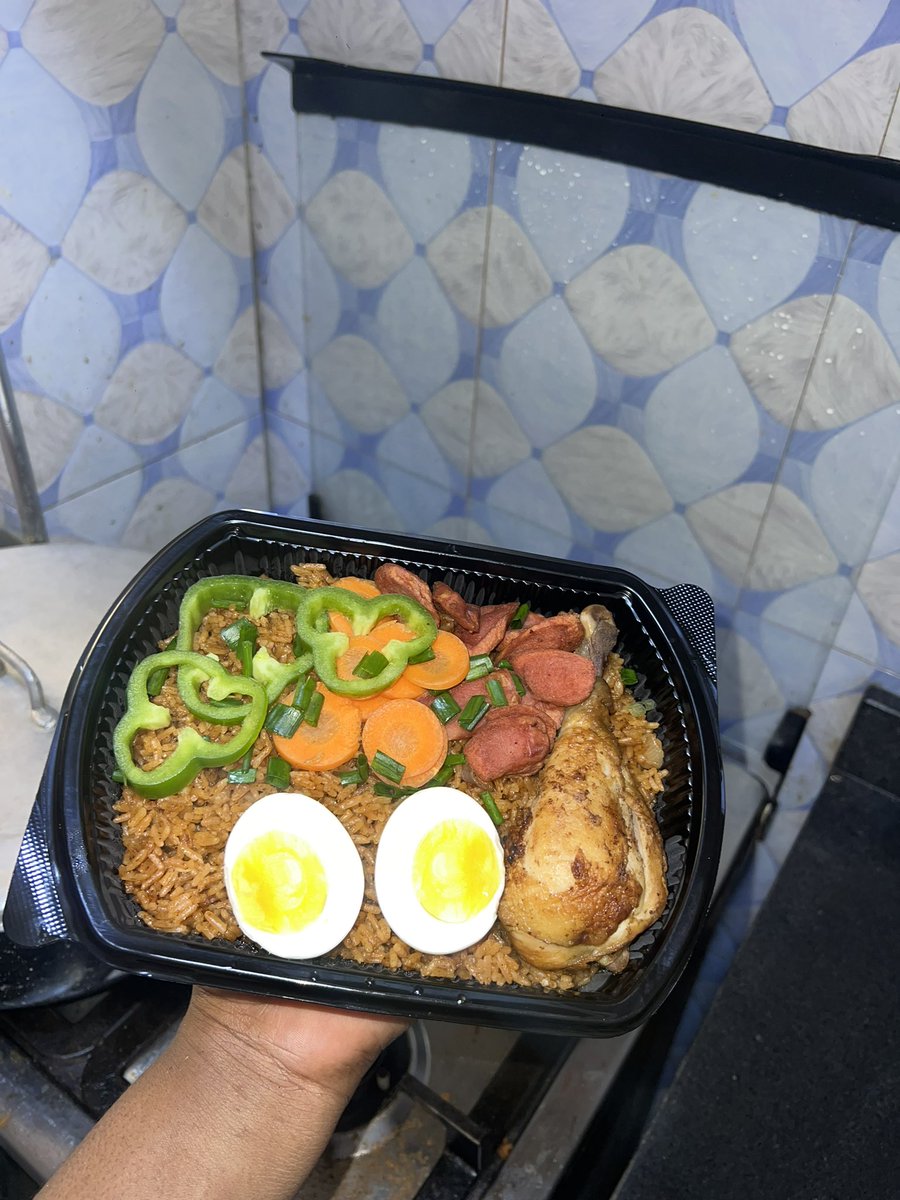SebbyHypes's tweet photo. New business alert @EatSipsgh is coming to Nungua! 🇬🇭🍛 If you love good Ghanaian food, jollof, fried rice, noodles and refreshing drinks, keep an eye on this one. Wishing you nothing but success on this new journey!🙏🏻❤️

Location: Nungua 
Call: 0507011208

Please support and follow @Finest_Gagirl page

Follow her Instagram page https://t.co/q9h1gFShBr

Support Ghanaian Businesses!🇬🇭