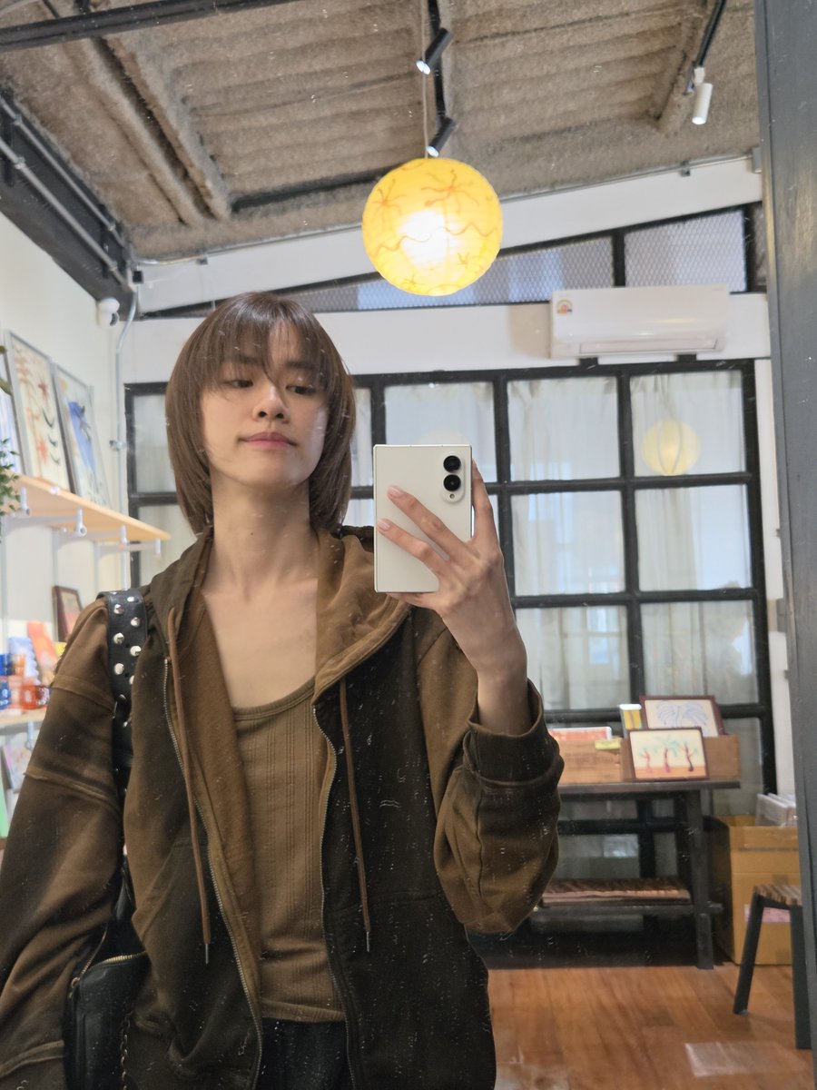 emiamily's tweet photo. found this cute spot(´ｰ｀).｡*･ﾟ🥣🖼🗞 https://t.co/XIwNFP6YZC