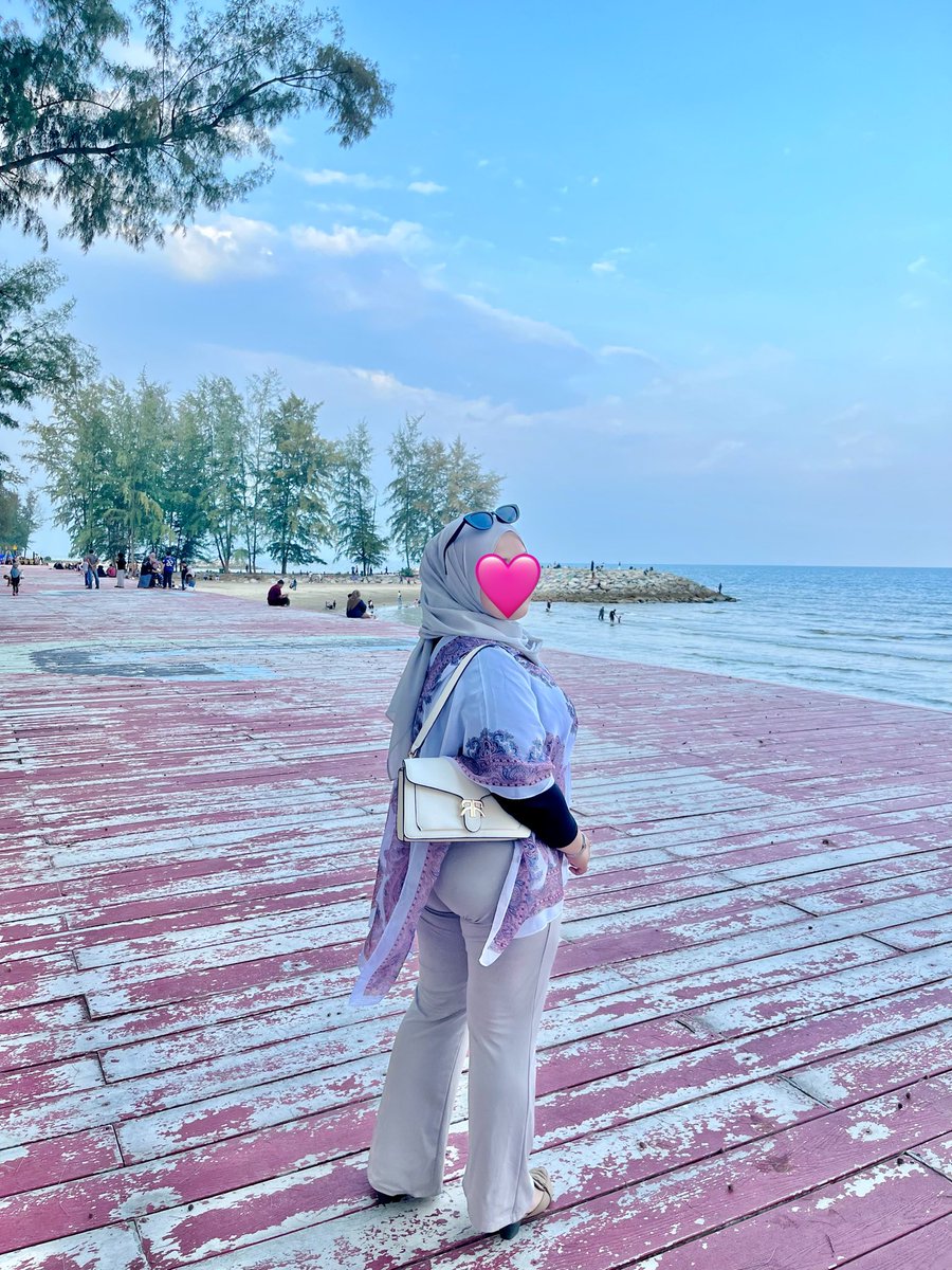 bungacoffee18's tweet photo. love beach!🏖️ https://t.co/Brz3WFD7wr