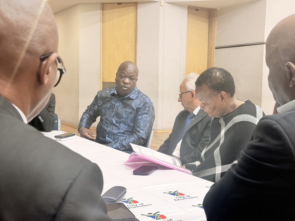 Prof_Cachalia's tweet photo. The Executive Mayor of @City_Ekurhuleni Alderman Xhakaza has convened a prayer / memorial service in honour of the two women whose bodies were discovered during the course of these past few days. The third woman has since been identified while six more are yet to be identified. https://t.co/5FGwSK4jVo