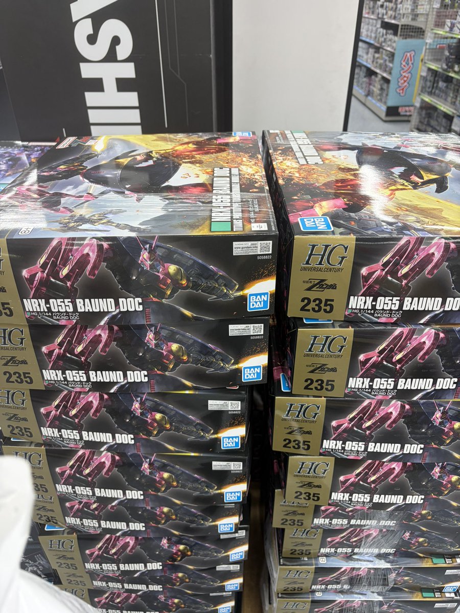 tokukai_memo's tweet photo. 「戦いはこの一戦で終わりではないのだ。考えてみろ、バンダイが送り届けたキットの量を」
���ヨドバシは後1日は戦える」
1時間前は更にサンボル旧ザクも出てたらしい… https://t.co/BtKbFF3ZQ1