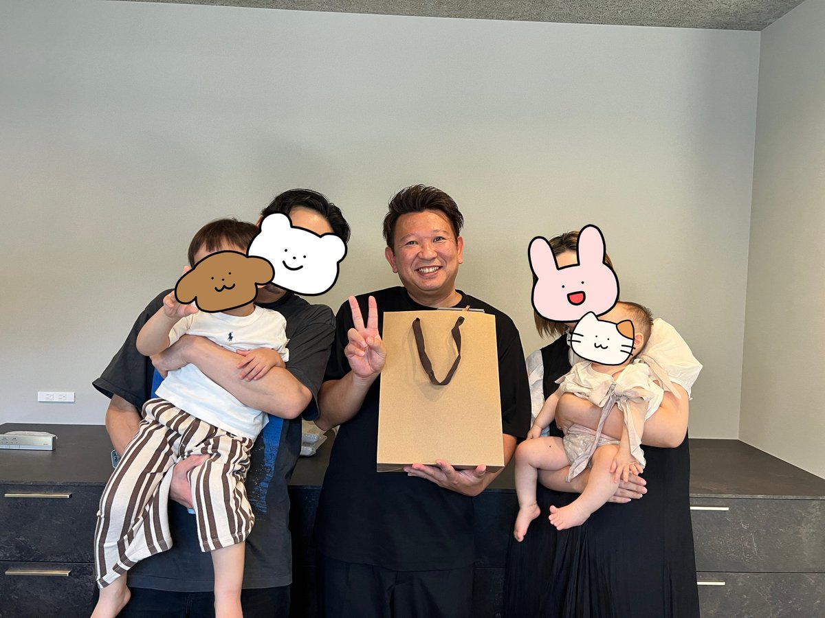 BahtToyota's tweet photo. 2026.09.14 お引渡し🏠✨

ご家族みんなでテープカット🎀
そしてオーナー様から素敵なお心遣いまで🥹

お家は完成しましたが、お付き合いはこれからも😌
新しいお家で素敵な思い出がたくさんできますように🌿

この度は本当におめでとうございます㊗️

#BAHT #いわき市工務店 https://t.co/RsmIE8tzsl