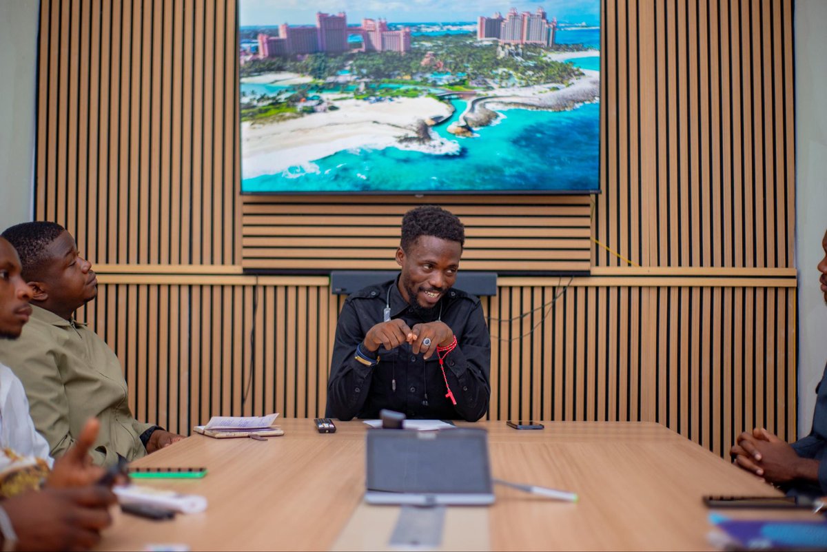 OKITOTukunda's tweet photo. Ce dimanche 13 Août s’est tenu une réunion du MIEJ dans les locaux du ECS Rotana Où le MIEJ a fait notamment une déclaration de neutralité en rapport avec le dialogue initié par le président de la république. Par ailleurs le calendrier des activités a été conçu. @DeniseNyakeru https://t.co/wRsVwAGd2y