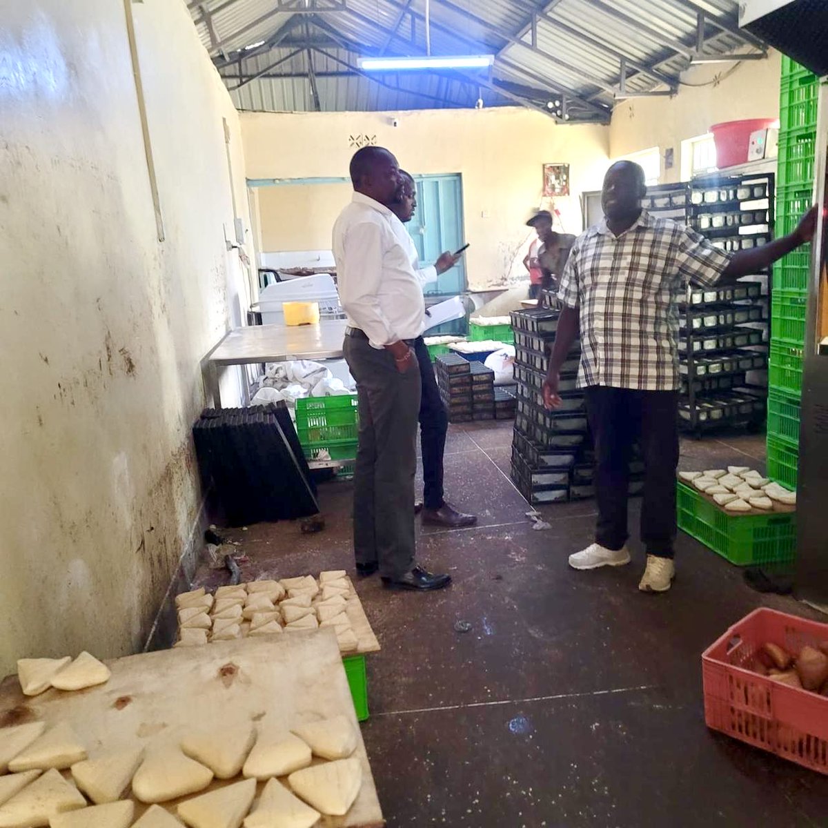 MSEA_Kenya's tweet photo. NYOTA SPORTCHECK AT LELAITICH BAKERY COOPERATIVE
As part of the ongoing NYOTA Sport check activity, MSEA Bomet Office visited Lelaitich Bakery Cooperative Society to assess the progress of its operations. The cooperative has made significant improvements in production and product quality, while also establishing strong market linkages, demonstrating the resilience and entrepreneurial spirit of MSEs. The Centre Manager, Mr. Peter Kosgey, is among the business delegates set to participate in the 26th EAC Trade Fair and Exhibition in Kigali, Rwanda. The event will provide an opportunity to promote products, expand market linkages, strengthen intra-EAC trade and support regional integration. MSEA remains committed to supporting MSEs to scale their operations and access new markets. #EmpoweringMSEs @DrOparanya @SusanAMangeni @CoopsandMSMEs @MSMEs_KE @JamesMureu @HRithaa @036Bometcounty
