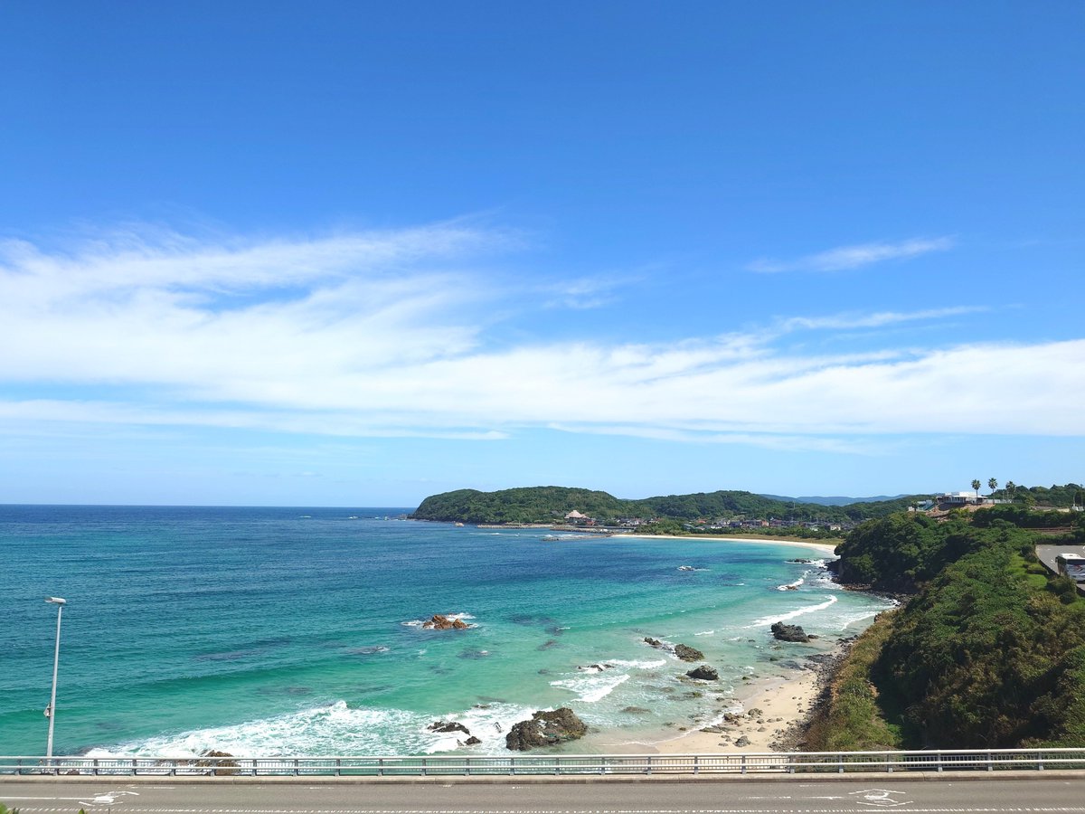 udk91's tweet photo. 透き通るような青色が美しい

角島大橋 https://t.co/QNBPp4s9R7