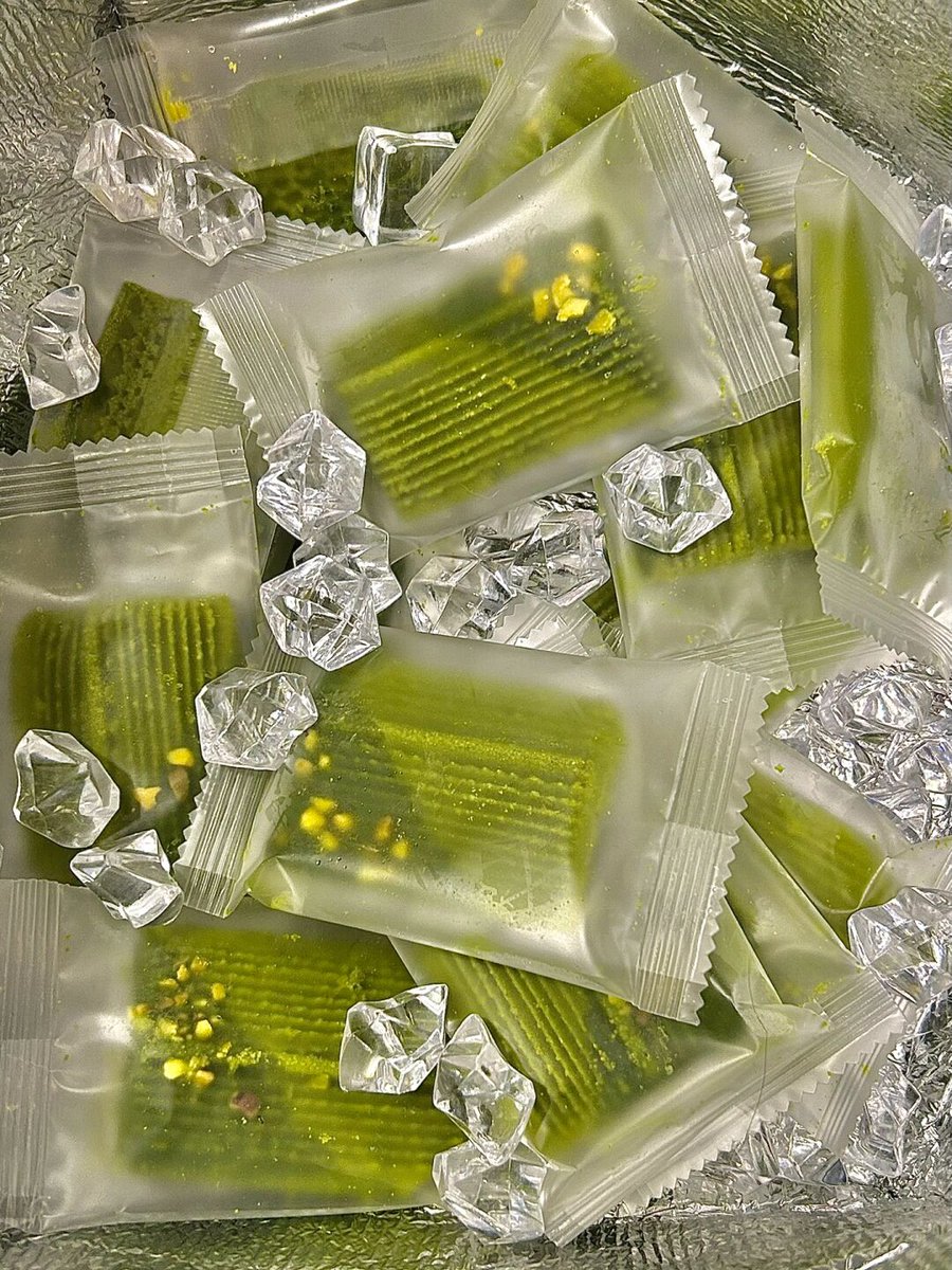 AzraKayauo3x's tweet photo. Just pulled out my secret stash of matcha cookies  Sharing with anyone who needs a sweet pick-me-up today! Who’s grabbing one https://t.co/8FNrvJjkUN