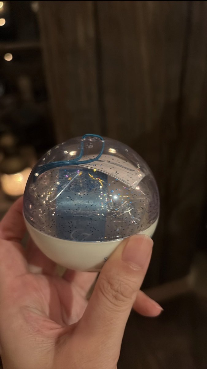 CoolberryHg's tweet photo. 東京ディズニーシー カプセルトイ　スパークリングジュビリー25周年キーチェーン交換

【譲】25周年
【求】10周年 又は 20周年

本日、シー内にて交換希望です
お気軽にお声がけください。
中身確認のため、フィルムのみ開封済です。
よろしくお願いします。

#TDR_trade https://t.co/CsWZqxDptt