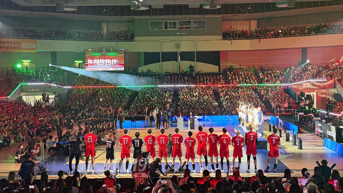 u_u0019's tweet photo. アジア選手権のお気に入りの写真達2📷

①②ユーキイシカワが特大笑顔で良かった☺️

③石川山本のハグにLAチケットボードの隔たりあるのじわじわくる、いや、隔たるな🫵

④背番号順〜🎶🔥❤️ https://t.co/Amf1AbcySZ