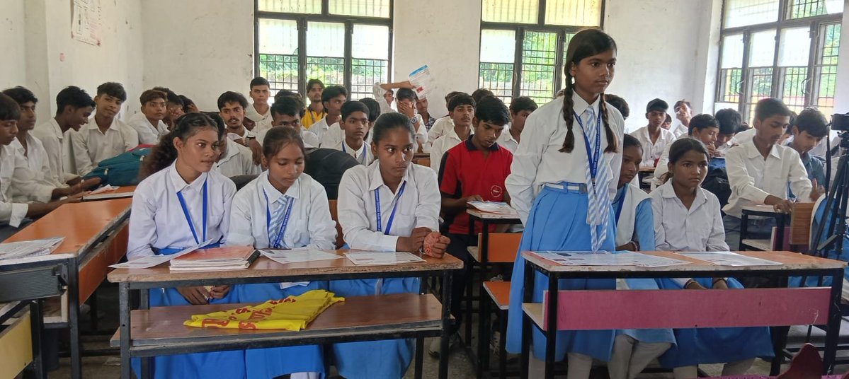NACOINDIA's tweet photo. School-level outreach for HIV awareness continues across India under the Intensified IEC Campaign 3.0, with State AIDS Control Societies engaging students through interactive sessions.

Students are being equipped with essential knowledge about HIV/AIDS, drug abuse and adolescent health, helping them understand the difference between risky behaviours and responsible choices.