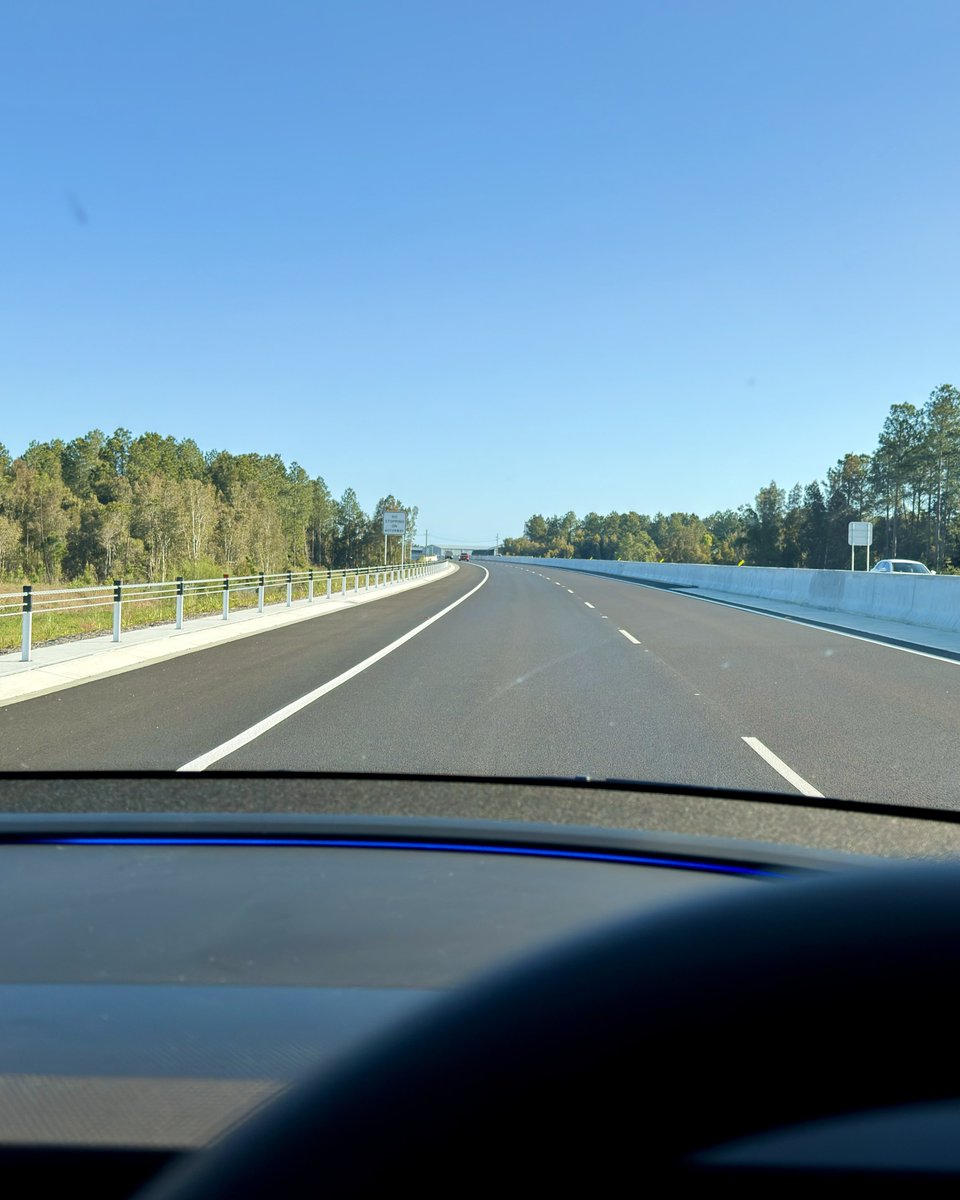 mitchandrews_'s tweet photo. Quick trip to Williamtown to catch a Super Hornet arrival. Checked out the new M1 extension to Raymond Terrace as well. What a difference it has made! https://t.co/rfmqQc9UsK