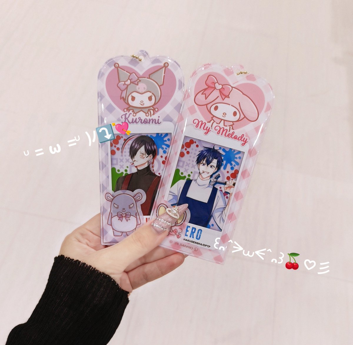 O17_nyan's tweet photo. サンリオのネームキーホルダー、チェキカードもぴったりꢏꢷ(៸៸›ᴗ‹៸៸ )💕︎︎💕︎︎かわいい😼♥️ https://t.co/QF2ttqG2wp