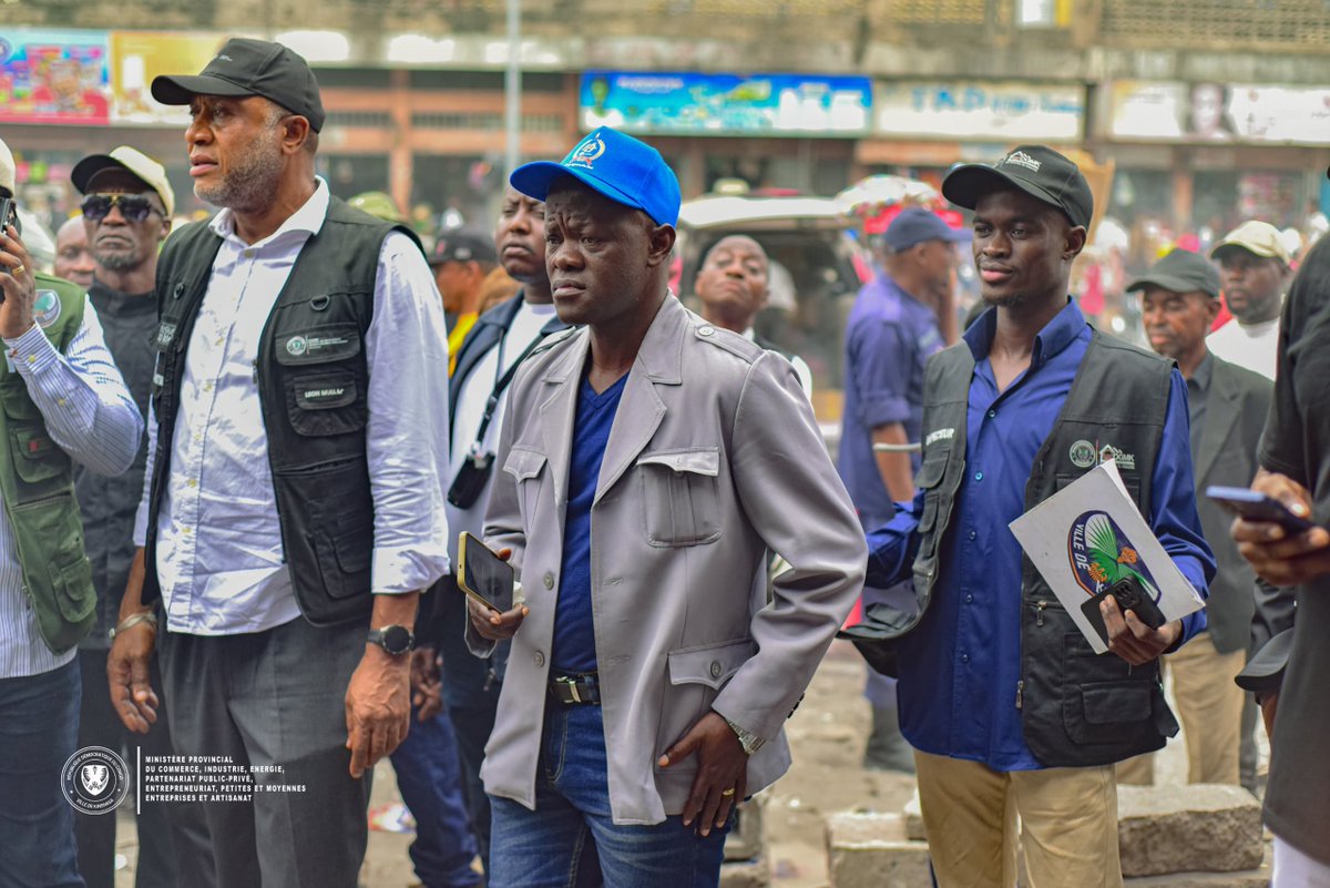 ElogeNkanza243's tweet photo. Visite d'inspection au grand marché central #ZANDO avec le ministre provincial en charge des commerces et ceux de l'environnement excellence Léon MULUMBA 

@minleonmulumba @lukwebo45062 https://t.co/ASsuFia2gI