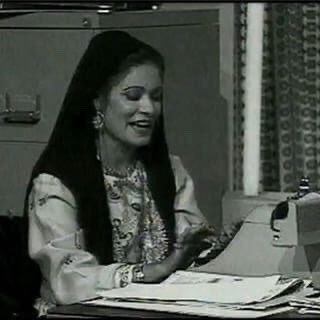 JudiciousArab's tweet photo. توفي في مثل هذا اليوم: 
17 سبتمبر 1992 م - 
الممثلة الكويتية عائشة إبراهيم، تعتبر من رواد المسرح الكويتي ولها كثير من الاعمال المسرحية والتلفزيونية الناجحة.
حصلت على جائزة أفضل ممثلة في «مهرجان الكويت المسرحي الأول»في مارس عام 1989

الله يرحمها ويغفر لها

#الكويت 

@fadi_abdulla https://t.co/IonrRAwj0S