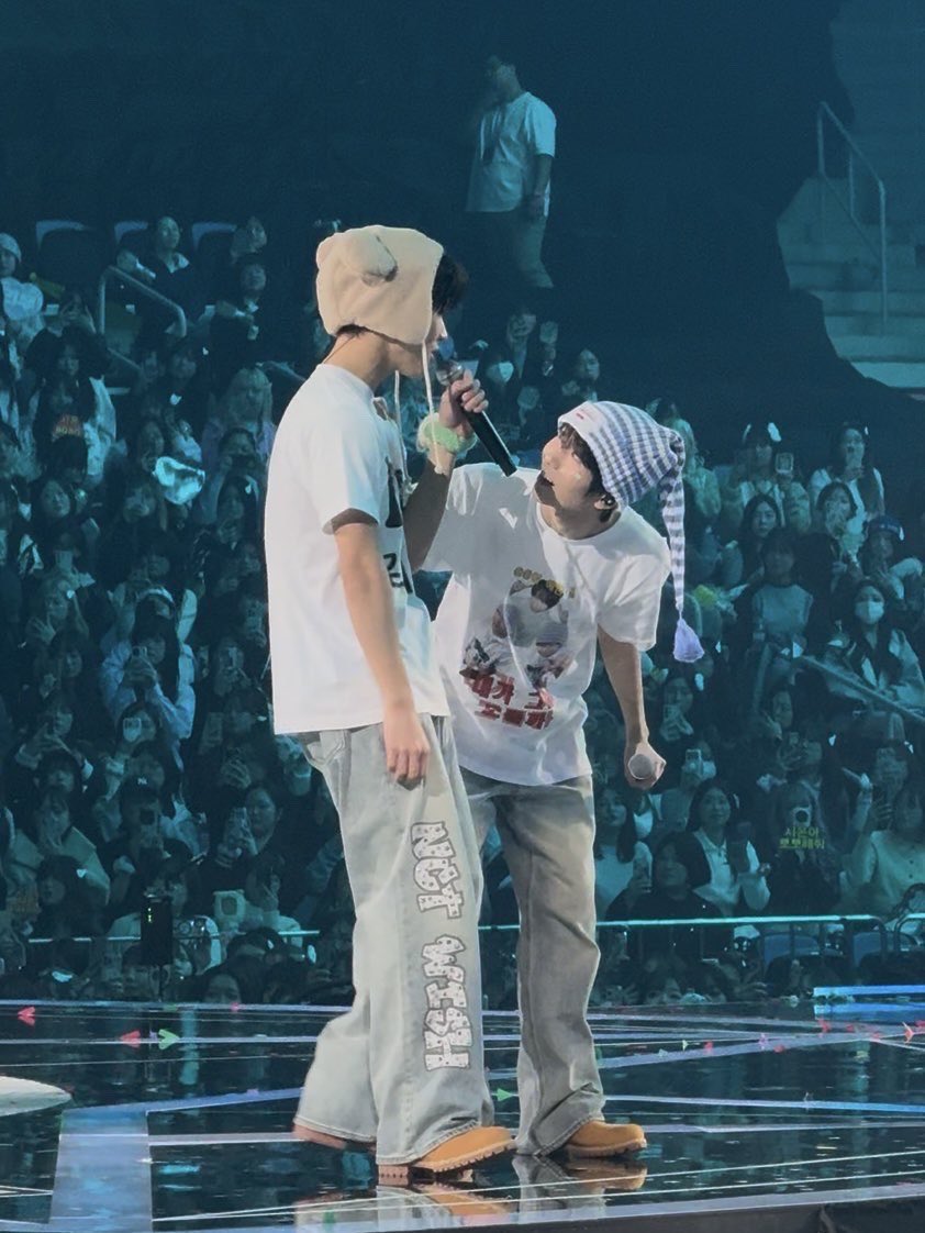 ri_kuku_28's tweet photo. 료띨롱                                         형 머해요? 😁😁 https://t.co/H8dZnRJFiC