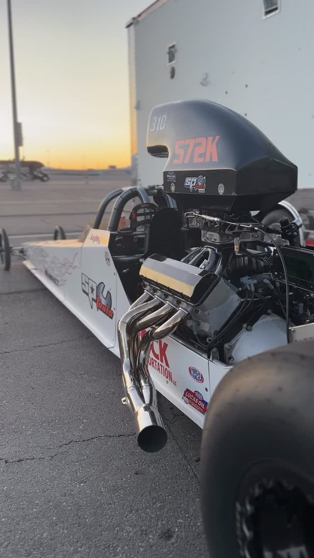 RhondaAltmark's tweet photo. And we’re back! Ready for some Super Comp racing in Vegas. Testing starts tomorrow! https://t.co/Y7JYAlYc3q