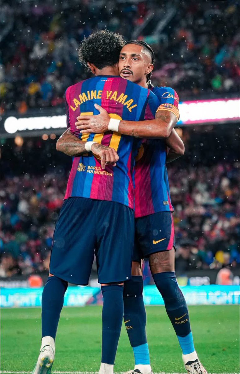 90minutes040's tweet photo. 🚨🗣️ Raphinha : « Je veux aider Lamine, Adeyemi et Gordon... Je sais que les attaquants ont besoin de buts. »

« J’essaierai de tout faire pour qu’ils marquent. Nous sommes une famille et les membres d’une famille doivent prendre soin les uns des autres. » ❤️ https://t.co/1ze5dkV8k7