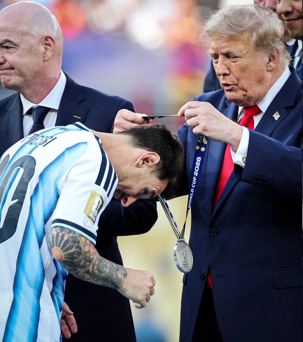 Tobs_fc's tweet photo. I saw him recieve a loser medal with a smile on his face 
I saw him recieve a winner medal with a smile on his face

You cannot break him. The greatest of all time. 🥹❤️ https://t.co/NJaYck27Nd