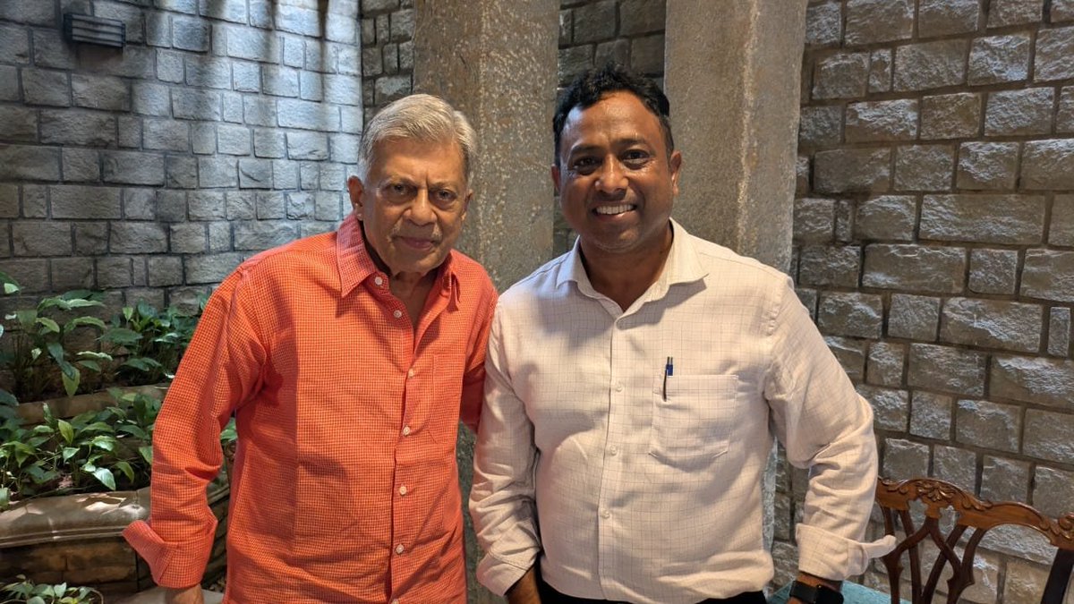 sagayrajp's tweet photo. A memorable moment with legendary actor Padma Bhushan Ananth Nag Sir. Honoured to meet and interview you. Heartiest congratulations on the Dadasaheb Phalke Award! https://t.co/jPy76Y0yes