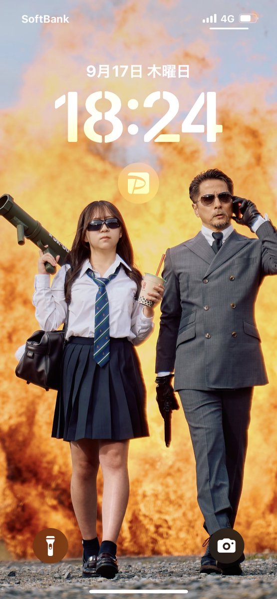 NAWOQI's tweet photo. スマホのロック画面コレなんだけど、初見の人にはまず普通にAIと思われる。腹立つ。

ちゃんと娘と特撮の聖地に行ったのにぃぃ！ https://t.co/WEOa4hqGZB