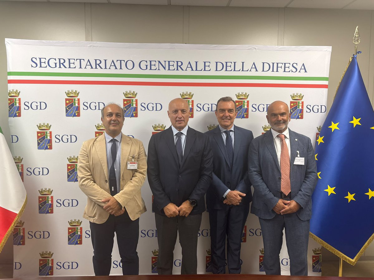segredifesa's tweet photo. Nell’ambito del Progetto “Sbocchi Occupazionali”, firmata una nuova convenzione fra #Segredifesa, @Assarmatori1 e #Confitarma. L’iniziativa rientra nelle attività della #Difesa per il ricollocamento del personale volontario congedato. Scopri di più: https://t.co/SGrIgLSi4v https://t.co/NKJw3euBCC