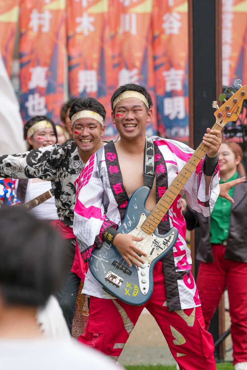 ST04085245's tweet photo. 丼舞Re:タイムにて

🎸🎸🎸

09.12 樟葉会場　

#絆百祭　
#こいや祭り　
#総踊り https://t.co/knD3ghxLRg