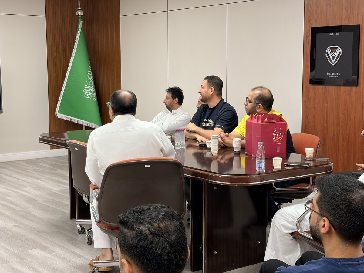 alsafaclub's tweet photo. 🔸| نادي الصفا يلتزم بتدريب وتطوير موظفيه في إطار برنامج تدريبي مخصص ، بعنوان قيادة المواقف الصعبة وطرق حلها في بيئة العمل
بالتعاون مع معهد روابي الخليج للاستشارات التعليمية والتربوية ، وقدم البرنامج المدرب علي اسامة الشخص بحضور جميع الادارات الاساسية بالنادي . https://t.co/AQPB6Q2gHc