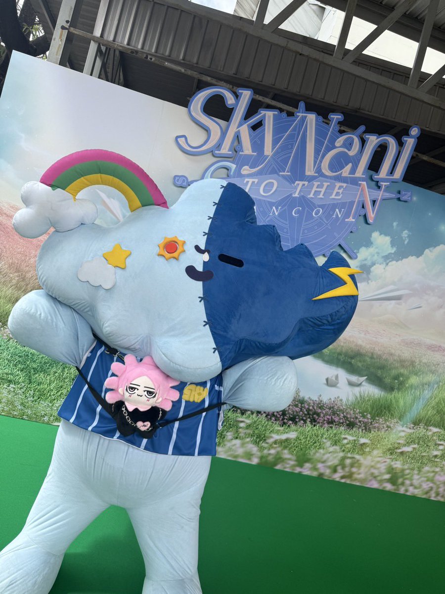 smyle_GMMTV's tweet photo. ขอบคุนค้าบที่เข้ามาดูไลฟ์จนจบ พวกเรารักทุกคนนเลยน้าา  🩵🩷
#SkyNaniSToTheNFanconLIVE
#SMYLE #NEONA https://t.co/YDIcaHSTBH
