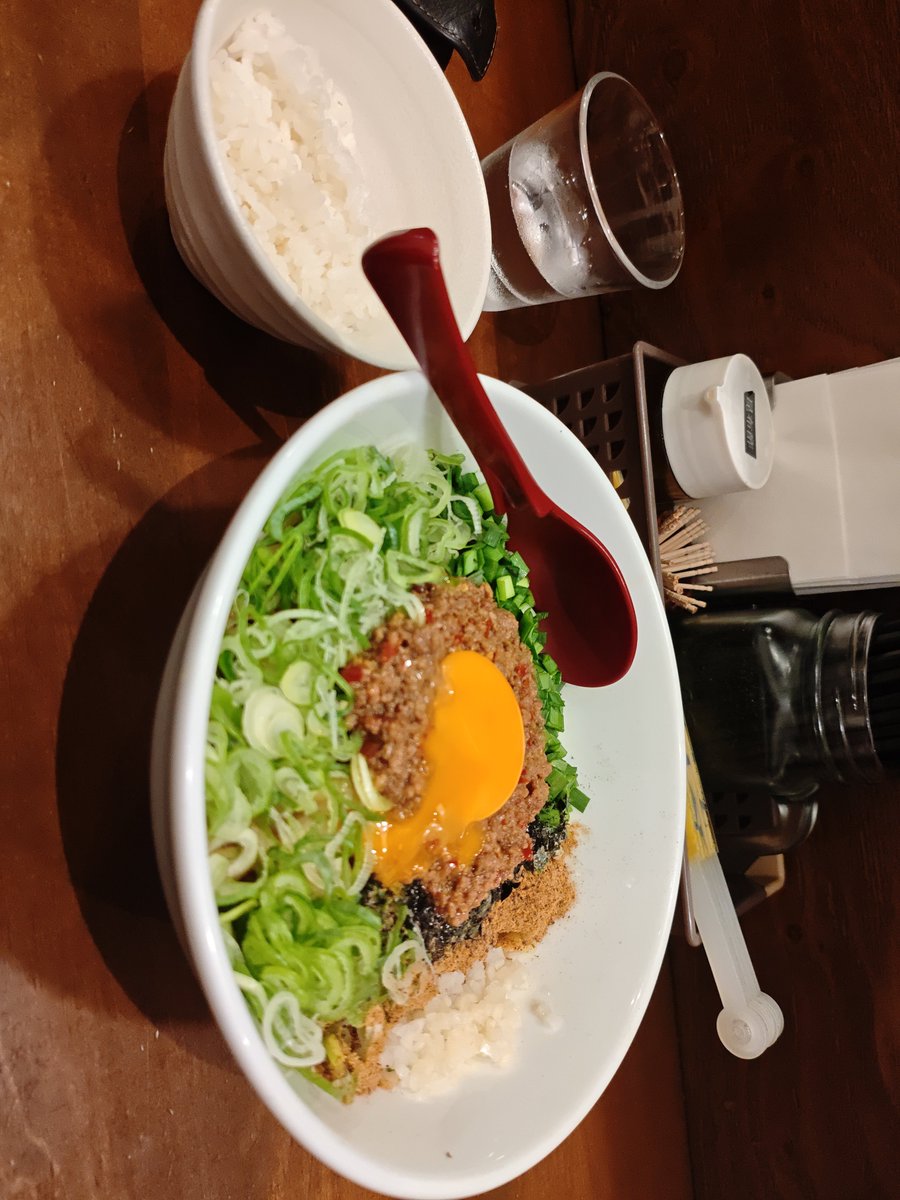 kusaarashi2's tweet photo. 船場らへん　やまひで　
台湾わぜそば https://t.co/bzdQs0R3xa