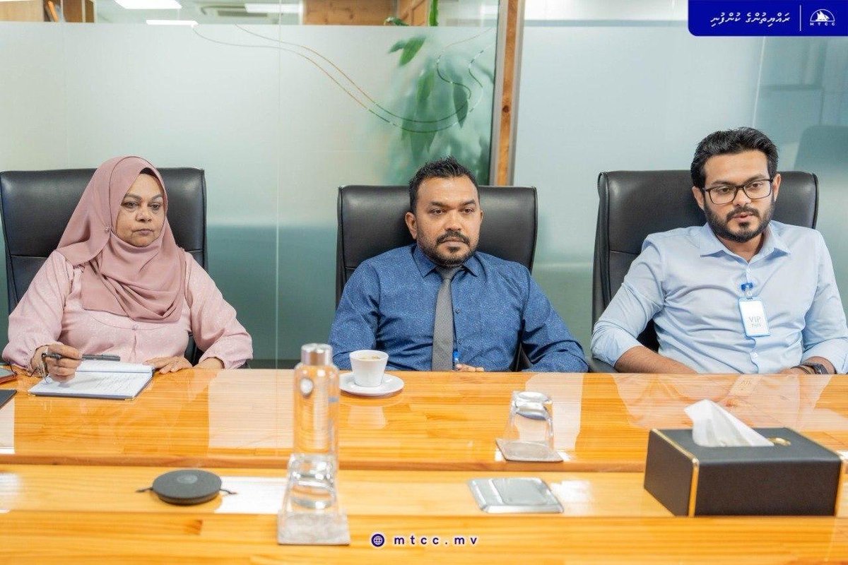 MTCCPlc's tweet photo. Our Chief Operating Officer, Mr. Sinaan Ali and team met with senior officials of Department of National Registration. Discussions focused on introduction of smart Identity Card. 
#RayyithungeKunfuni https://t.co/7yxLir6kBX