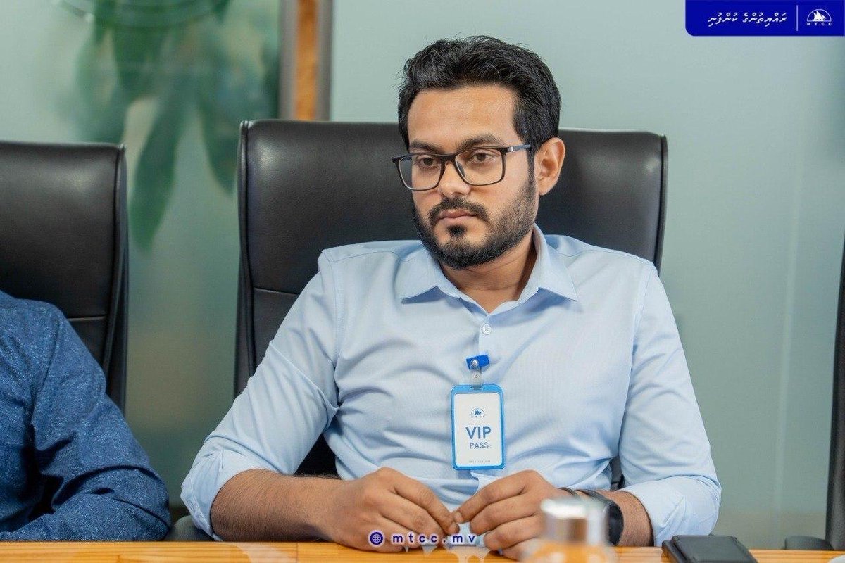 MTCCPlc's tweet photo. Our Chief Operating Officer, Mr. Sinaan Ali and team met with senior officials of Department of National Registration. Discussions focused on introduction of smart Identity Card. 
#RayyithungeKunfuni https://t.co/7yxLir6kBX