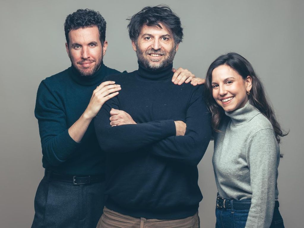 EspaiTexasBcn's tweet photo. Des de la creació de l'Espai Texas, la defensa del català ha estat una de les nostres raons de ser.

Ara, apostem per una nova producció de musical en català: 'Després de nosaltres', amb dramatúrgia i música original de Jumon Erra i Miquel Tejada.

🎟️ https://t.co/Y7GG2qYuEz https://t.co/osK4DAcEJT