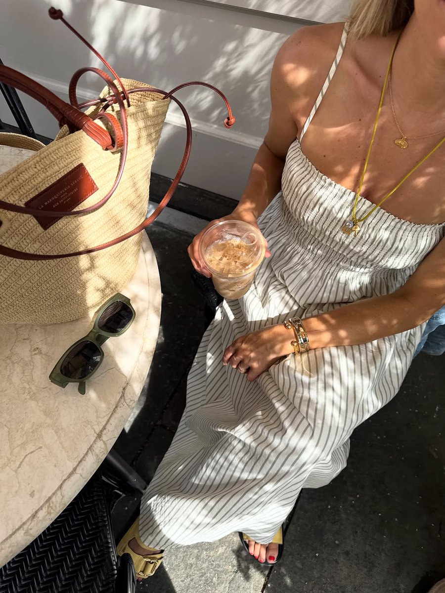 kc_doubletake's tweet photo. Coffee date to start off the week🤍 the perfect dress for the bump https://t.co/SXiGkmxbOl