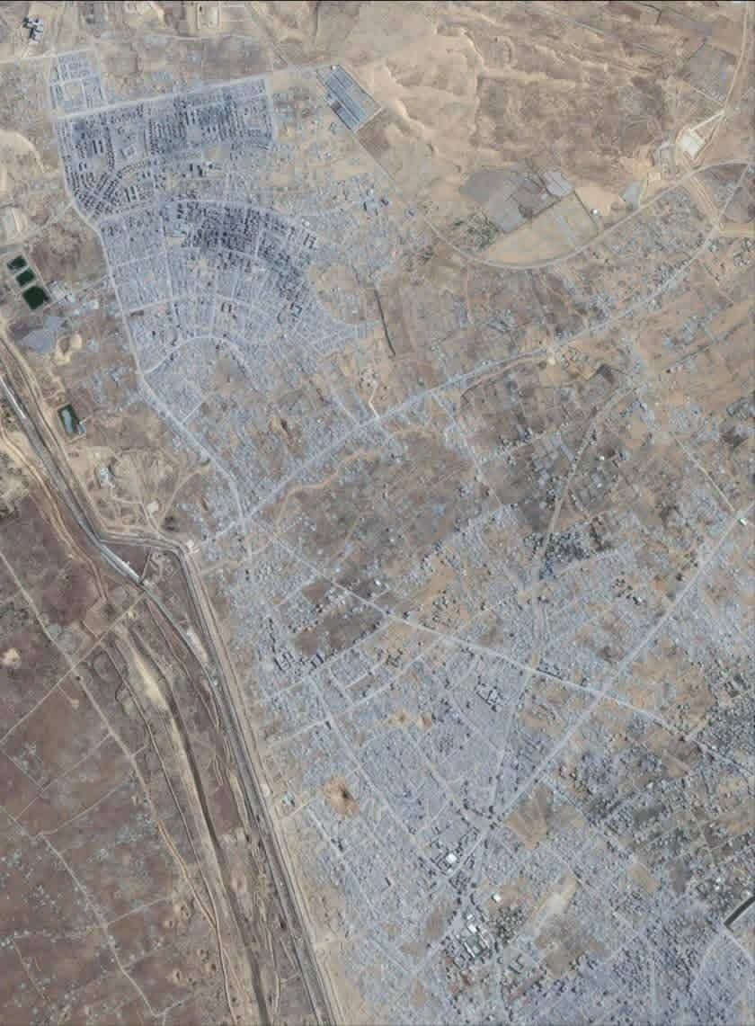 Abdullah_Om3r03's tweet photo. There is no longer a city called Rafah… 💔

Rafah, once a vibrant city full of life, has been reduced to rubble and memories.

Homes have disappeared, streets have been destroyed, families have been displaced, and dreams have been buried beneath the ruins.

It is not only the buildings that have been destroyed…
Life itself has been shattered. 💔🇵🇸

Rafah is no longer what it once was.
Rafah is calling, while the world remains silent.