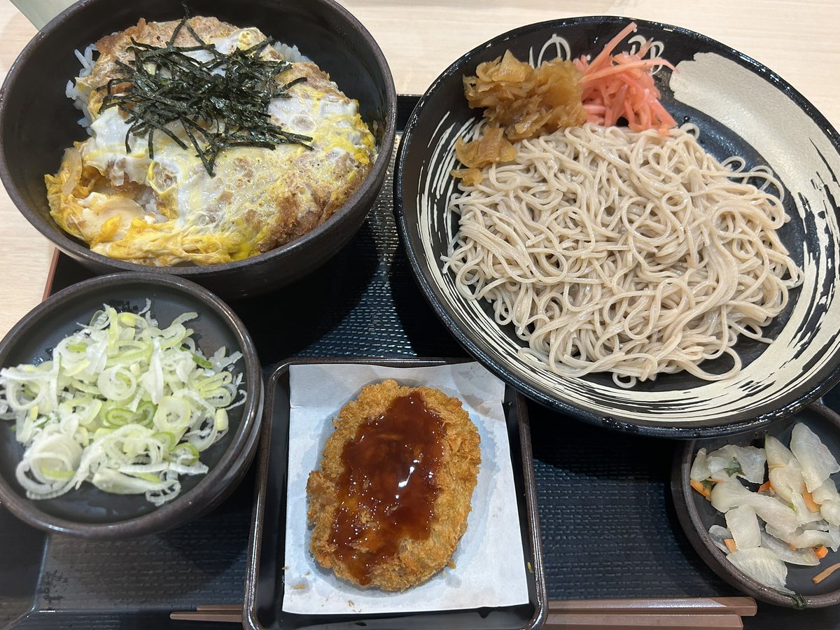 toru1980213's tweet photo. ゆで太郎のカツ丼、ホントに美味しい😋

家の近くにあるから感謝してます。笑 https://t.co/3sokZ8nuWN