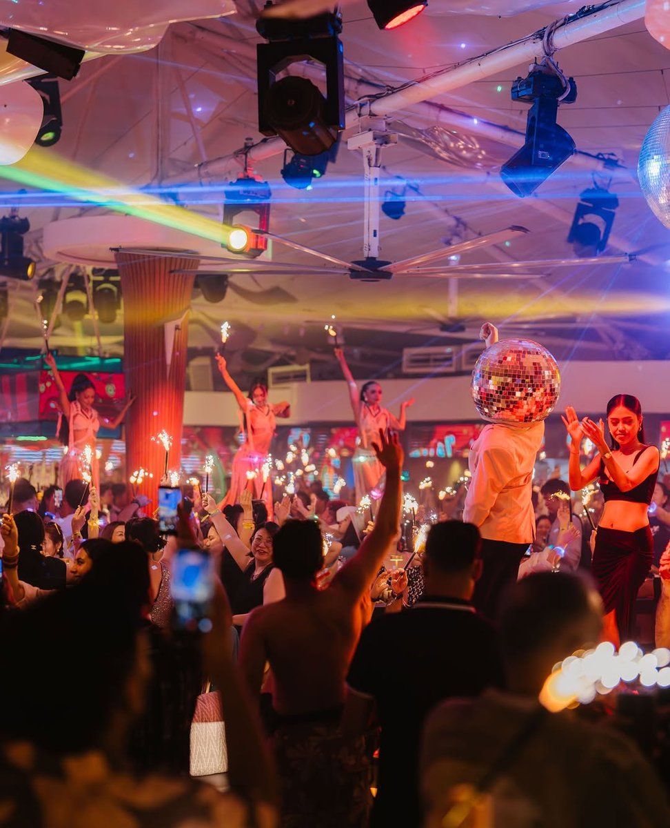 PotterLukinhas's tweet photo. Whether it’s day or night, the vibes at monsoon bali don’t miss 😏✨ see you in the FINNS indoor party area 🔥

————————————————
🌴 𝗙𝗜𝗡𝗡𝗦 𝗕𝗲𝗮𝗰𝗵 𝗖𝗹𝘂𝗯 𝗕𝗮𝗹𝗶 🌴
Free Entry

"The best part of any Bali holiday"

𝗢𝗣𝗘𝗡 𝗗𝗔𝗜𝗟𝗬 https://t.co/BIG7YaIyat