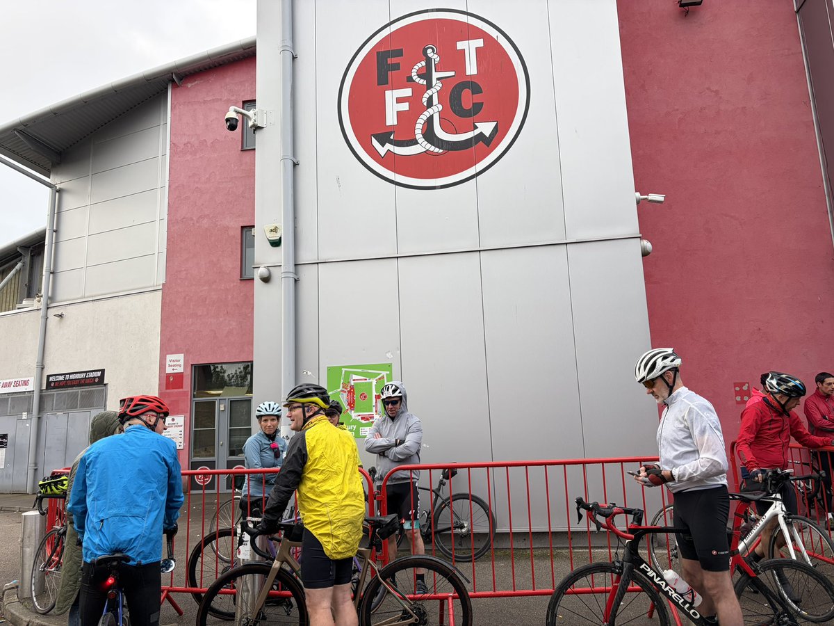 FTFCCommunity's tweet photo. Clinicians and staff from @LancsHospitals have reached @ftfc on their 140-mile charity ride! 🚴‍♂️🌟

The team are visiting the eight Lancashire football clubs involved with the Versus Cancer prehabilitation programme, and fundraising for Rosemere Cancer Foundation @RosemereCF 

A huge well done to everyone taking part. Keep pedalling and stay safe! ❤️⚽️

🔗If you wish to donate to their cause click the link in @LancsHospitals bio 

#fleetwoodtowncommunitytrust | #lancshospitals | #charitybikeride | #cancerprehab