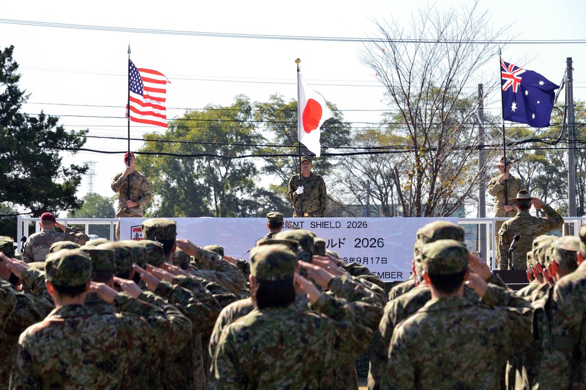 JGSDF_pr's tweet photo. 🇯🇵🇺🇸🇦🇺#陸上自衛隊 は、９月１７日、東千��駐屯地において、令和８年度米豪陸軍との実動訓練「#オリエント・シールド２６」（#OS26）の訓練開始式を実施しました。
陸自第１１旅団、米第１１空挺師団及び豪第１師団は、北海道の各演習場において共同戦闘訓練、共同ＣＢＲＮ対処訓練、共同兵站・衛生訓練、共同実弾射撃訓練等を実施し、作戦遂行能力の向上を図るとともに、更なる日米豪の連携強化を図ります。
ＣＢＲＮ:Chemical（化学）、Biological（生物）、Radiological（放射性物質）、Nuclear（核）兵器の頭文字