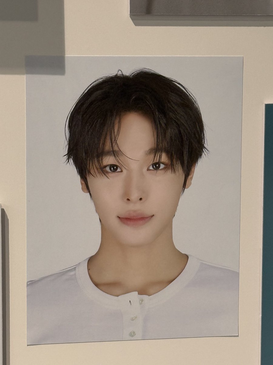 zzeoco's tweet photo. …와 되게 여친이 핸드폰 뒤에 넣어다닐 거 같은 증사st다…. https://t.co/cbi2jNB2qC