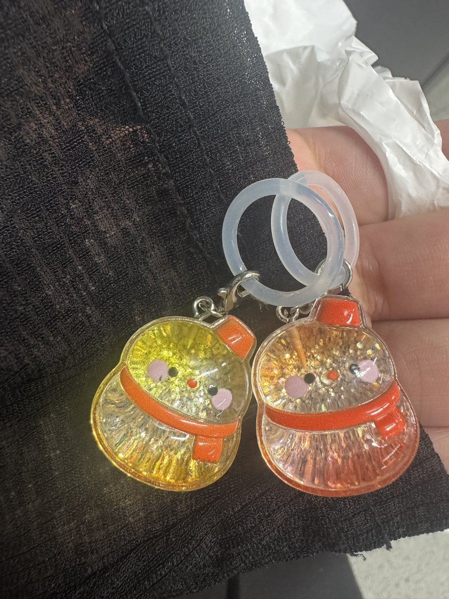 chi_rd_'s tweet photo. オレンジ��赤の違いが全然分かんなくて
やっと分かりましたWWW
結構違うのねWWW
これでコンプ〜
ゲーセンのお姉さんノリノリであと何種類ですかとか聞いてくれてありがたかったーWWW https://t.co/8t4qNbiGfS