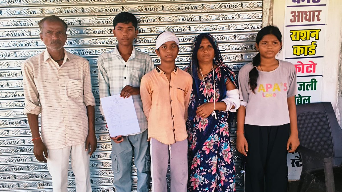 RBPNEWS24's tweet photo. बारा थाना क्षेत्र में मारपीट का मामला
पीड़ित ने थाना प्रभारी संजय राय सहित पुलिस कर्मियों पर भी आरोप लगाया है पीड़ित परिवार की मांग, दोषी पाए जाने वालों के खिलाफ कानूनी कार्रवाई की जाए ,थाना स्तर पर लगाए गए आरोपों की उच्च अधिकारियों से जांच कराई जाए
@Uppolice
@myogiadityanath https://t.co/pzgUJ0Wmaa