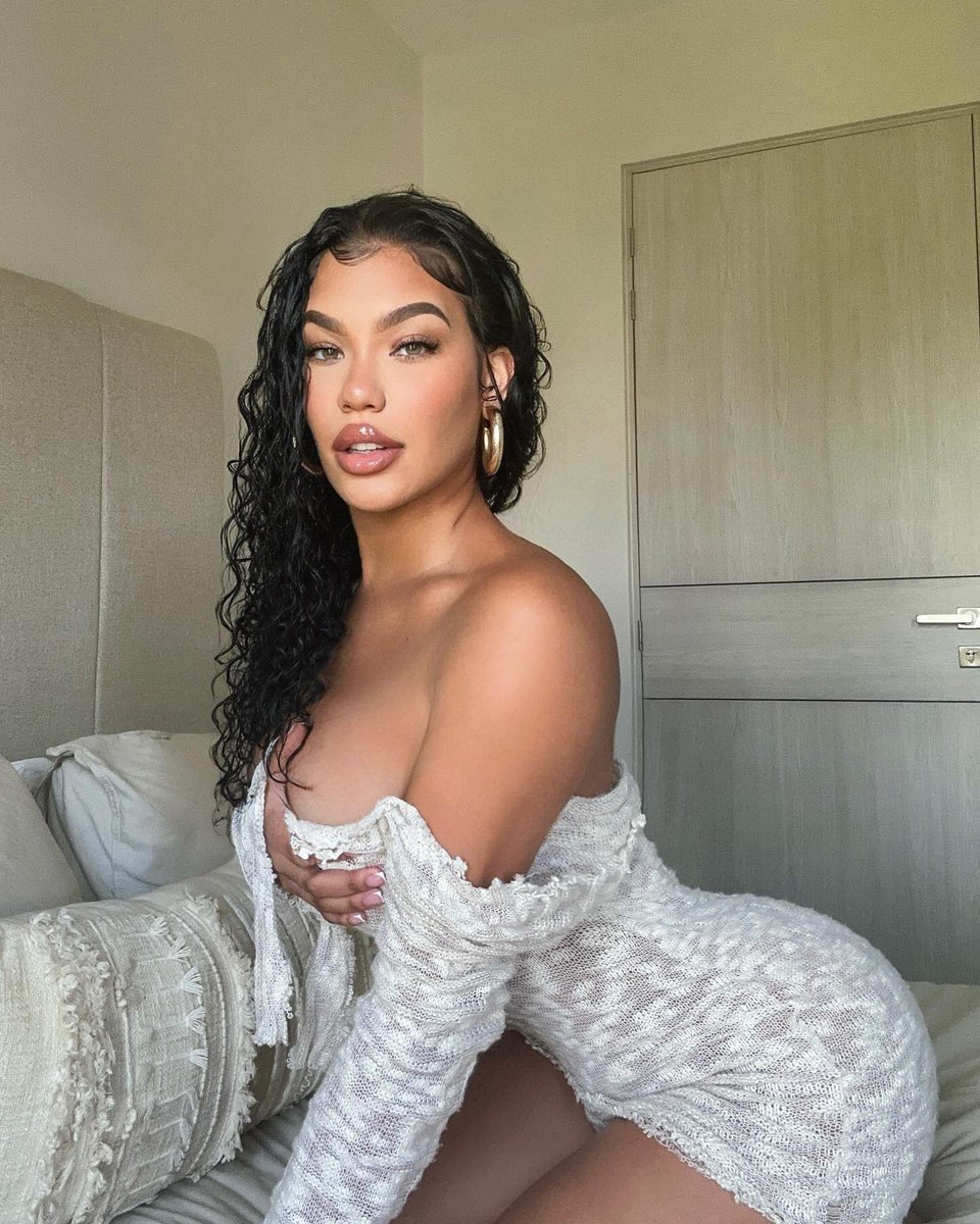 aishavip7's tweet photo. bless every room you enter. ✨ https://t.co/pUwPcwlNqf